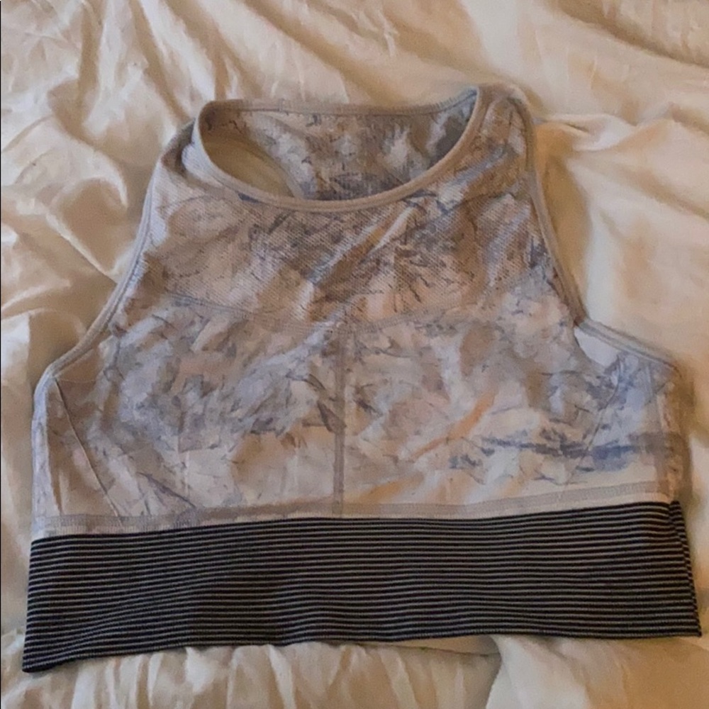 Lululemon size 12 sports bra